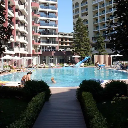 Admiral Plaza Aparthotel