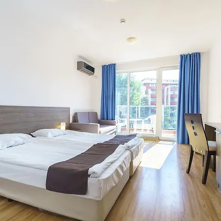 Admiral Plaza Апарт-отель 4*