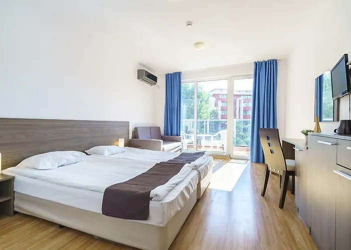 Admiral Plaza Aparthotel 4*