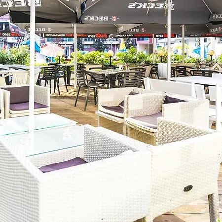 公寓式酒店 Admiral Plaza 阳光海滩