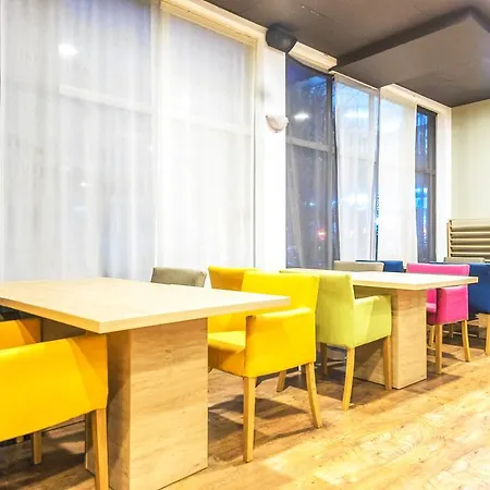 Admiral Plaza 公寓式酒店