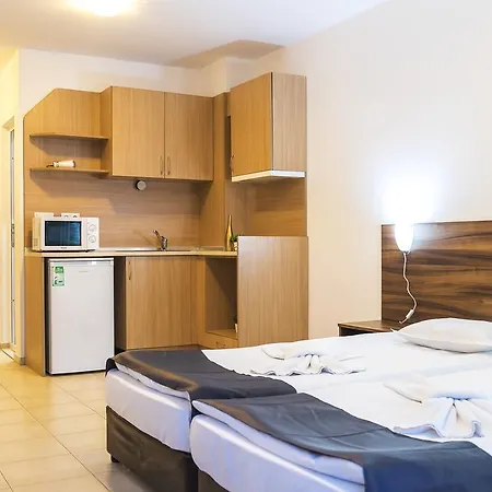 Admiral Plaza 4*
